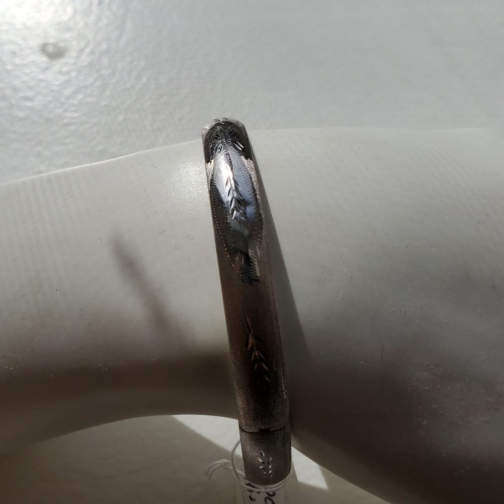 14K white gold bangle beautiful bracelet - Picture 2 of 10